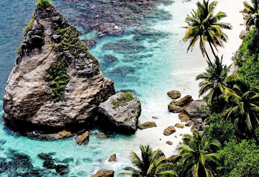 Turquoise water and coastline of southern Bali